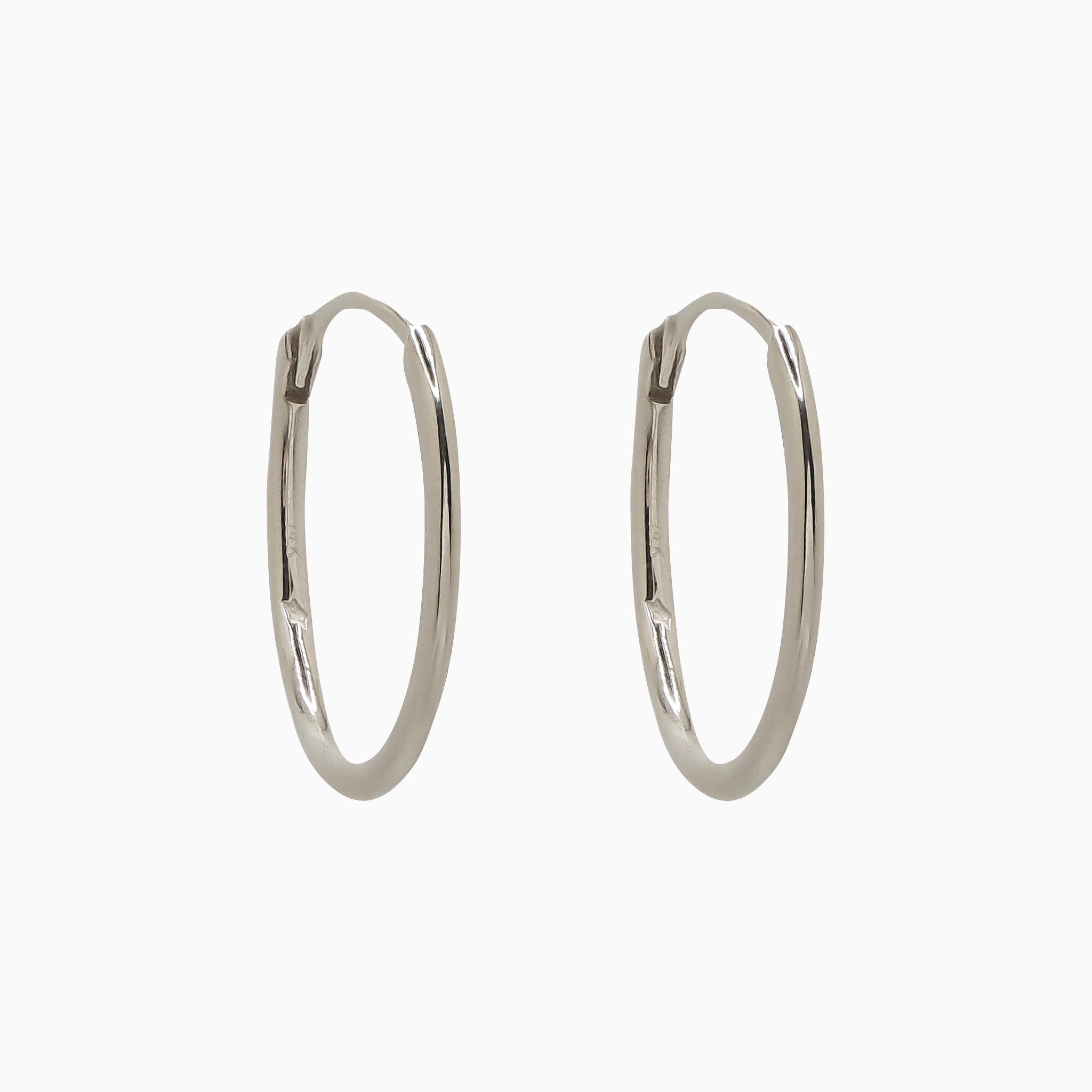 14k White Gold 13mm x 9mm Hinged Everyday Oval Solid Hoop Earrings