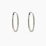 14k Gold 19mm x 13mm Hinged Everyday Oval Hoop Earrings - Starflower Design