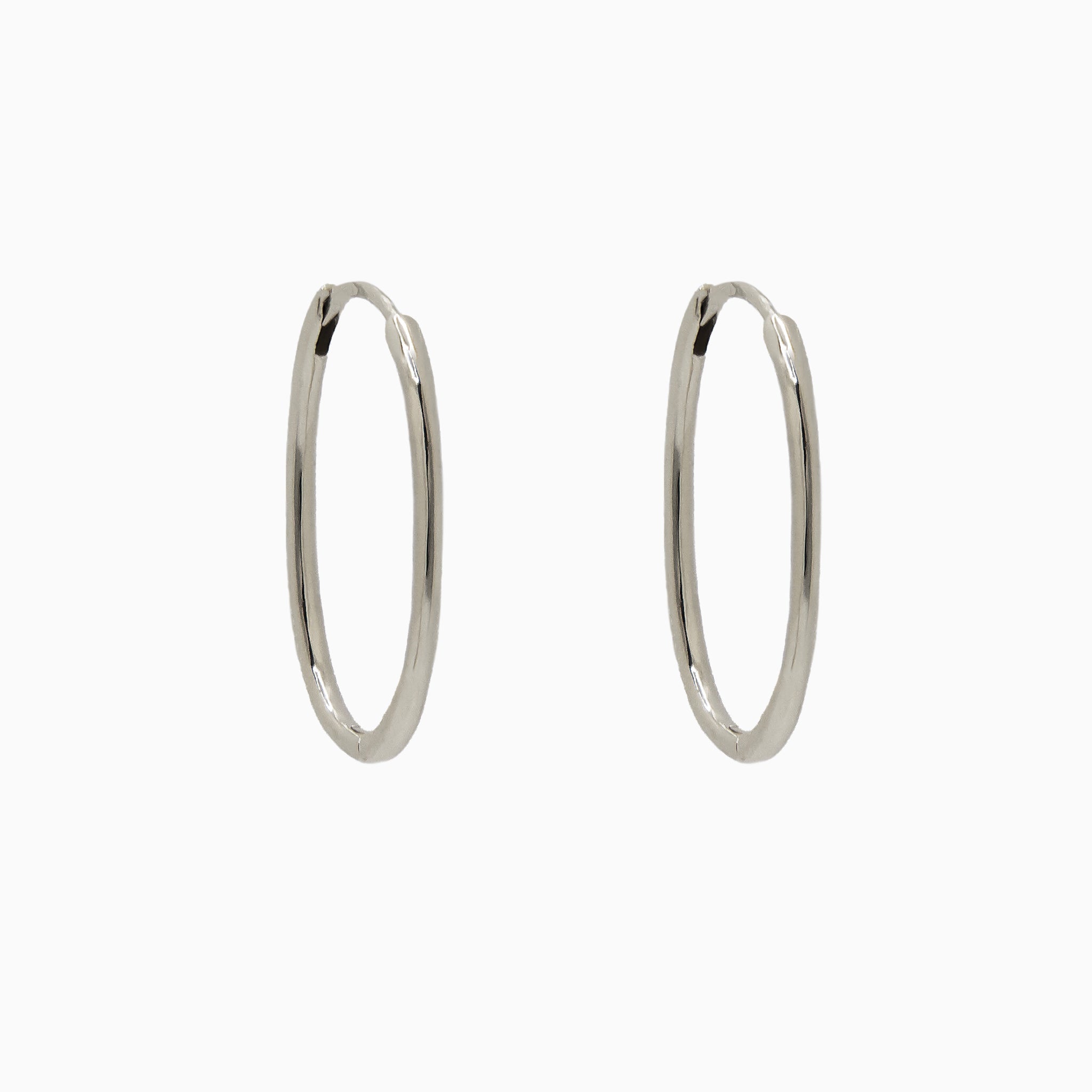 14k Gold 19mm x 13mm Hinged Everyday Oval Hoop Earrings - Starflower Design